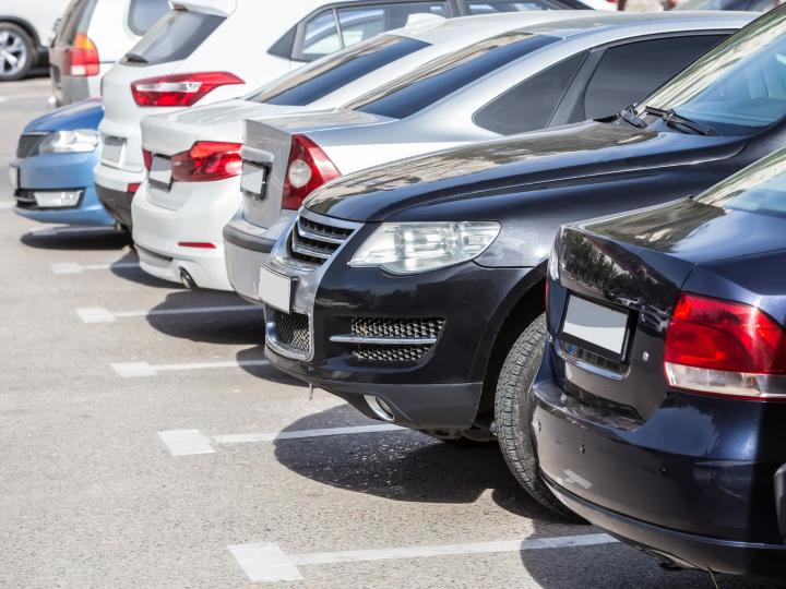 Mesto vybuduje 271 parkovacích miest na Hlinách
